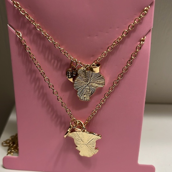 Sanrio Kuromi and My Melody Best Friends Necklace - Picture 3 of 3